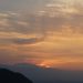 長野電鉄沿線から見た北信五岳、雲多く夕焼けのシルエット